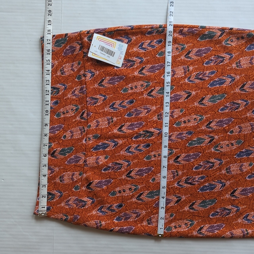 NWT LulaRoe Cassie Feather Print Pencil Skirt 2XL Burnt Orange Pattern - Picture 11 of 13